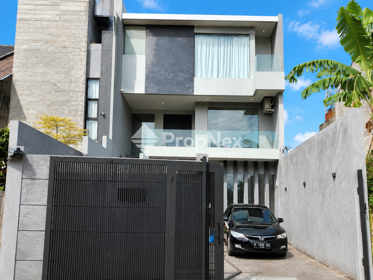di bawah pasaran harga NJOP Rumah (semi furnished) di Cipaku Indah